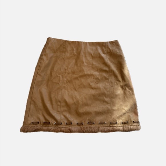 Tan suede mini skirt - Picture 1 of 4